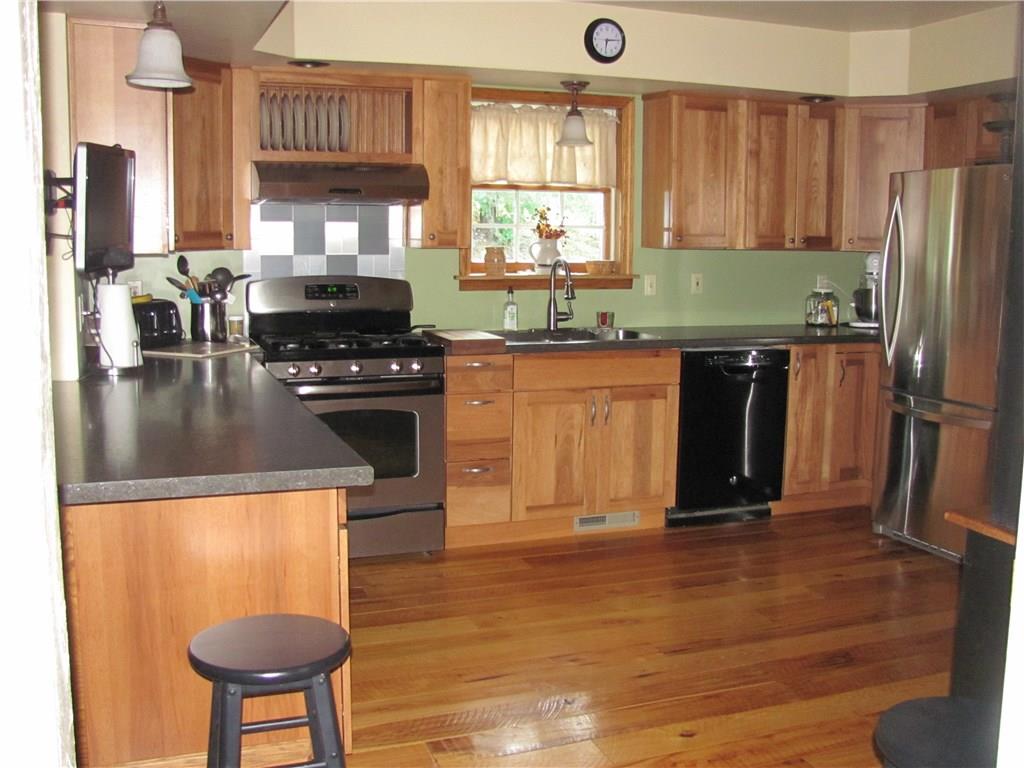 210 Oak Road Chicora, PA 16025 - Photo 3 of 24