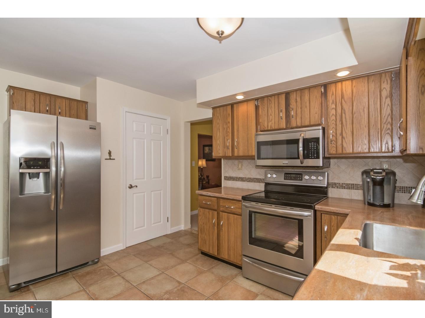 985 Independence Road Warminster, PA 18974 - Photo 7 of 22 Gallery Image 7