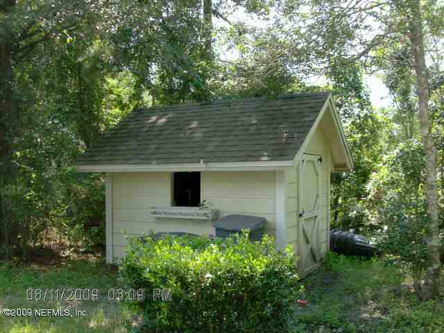 2190 Treasure Point Road Green Cove Springs, FL 32043 - Photo 3 of 13 well house