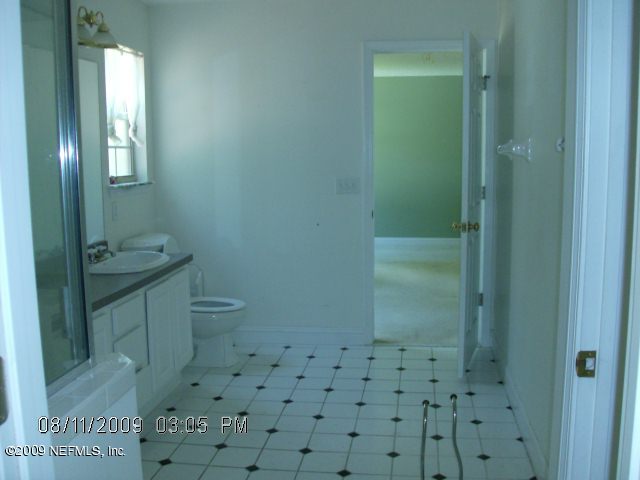 2190 Treasure Point Road Green Cove Springs, FL 32043 - Photo 6 of 13 jack and jill bath