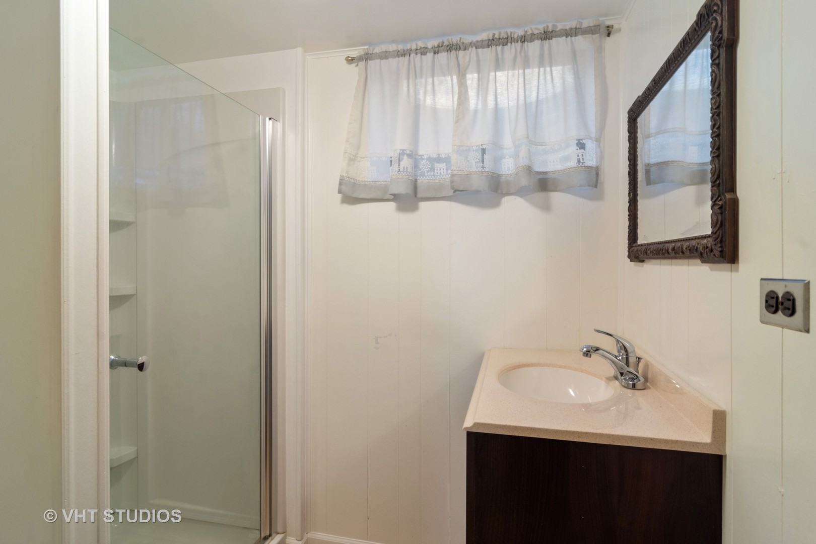 1438 Potter Road Park Ridge, IL 60068 - Photo 9 of 11 Gallery Image 9