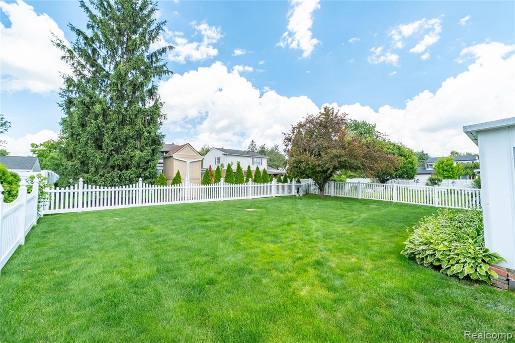 42352 Park Ridge Road Novi, MI 48375 - Photo 34 of 40 Gallery Image 34