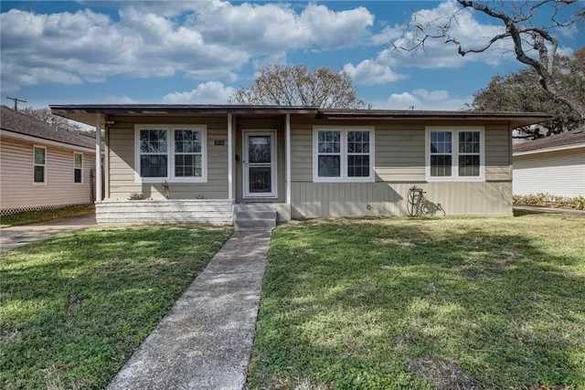 $230,000 | 1010 Catalina Place, Corpus Christi, TX 78411