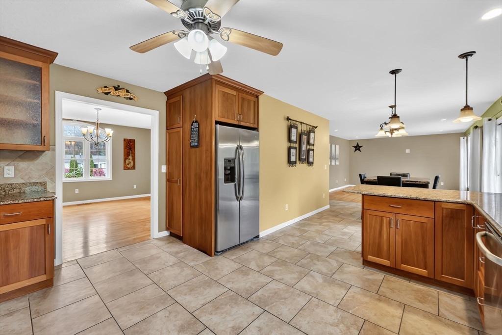 359 Springfield Street Palmer, MA 01069 - Photo 4 of 39