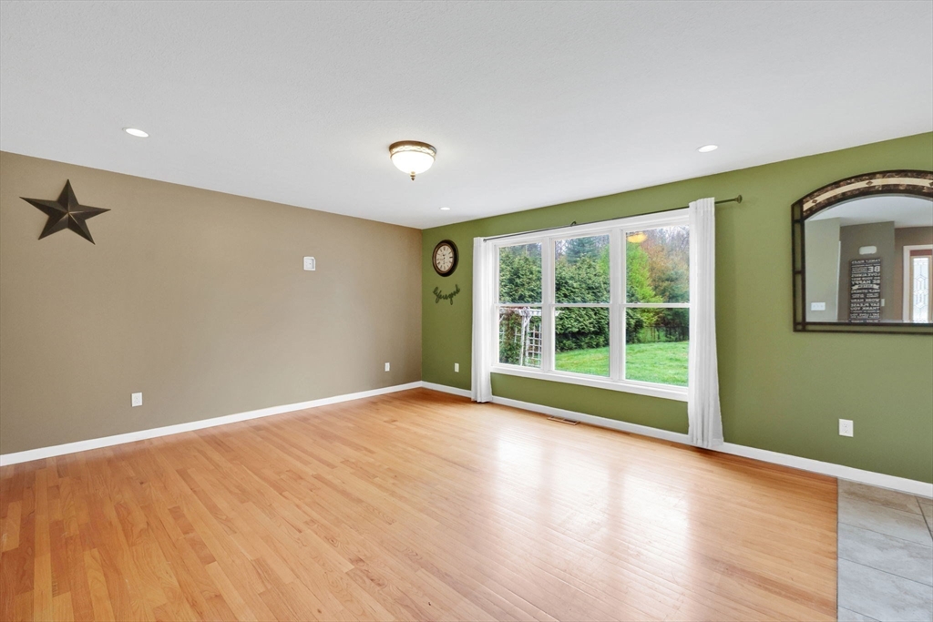359 Springfield Street Palmer, MA 01069 - Photo 9 of 39
