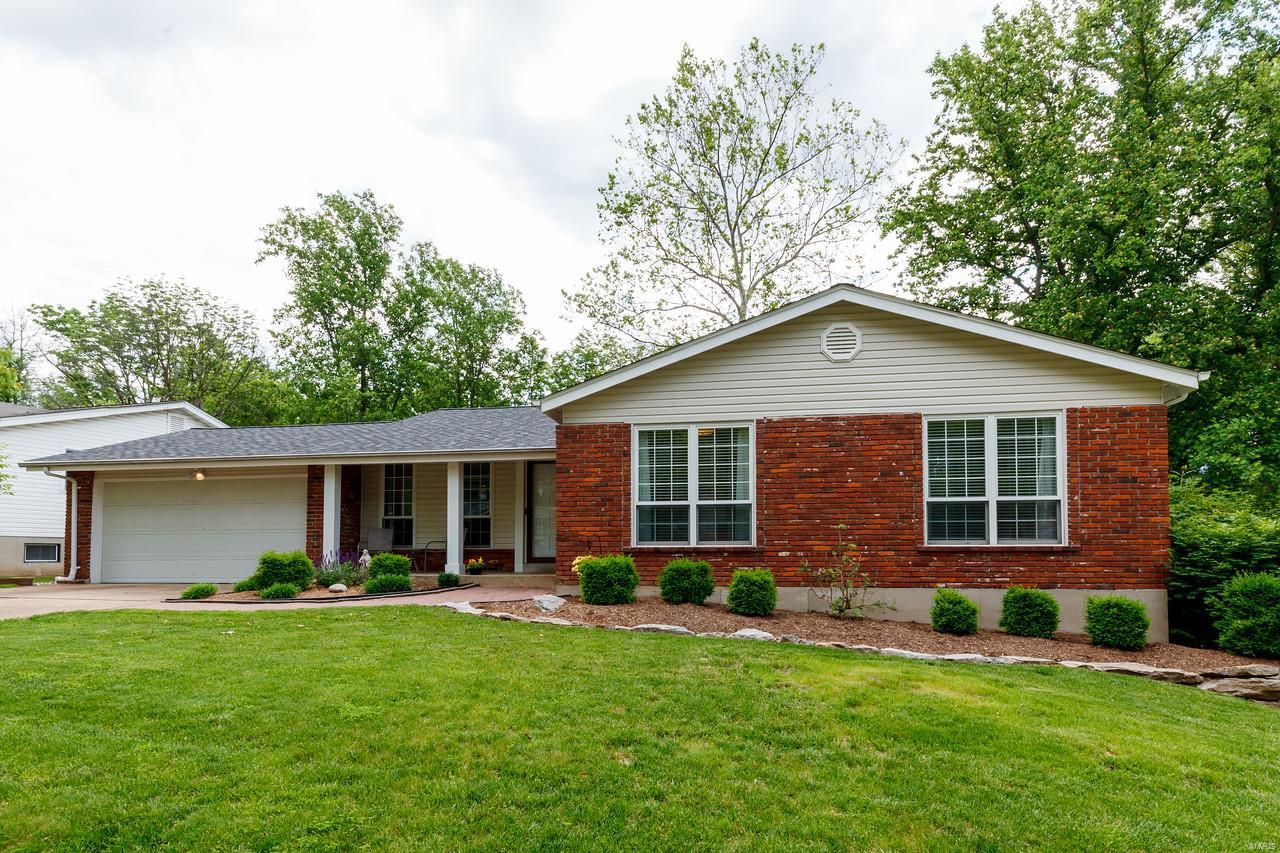 1214 Cedar Creek Road Chesterfield, MO 63017 - Photo 2 of 16 Gallery Image 2