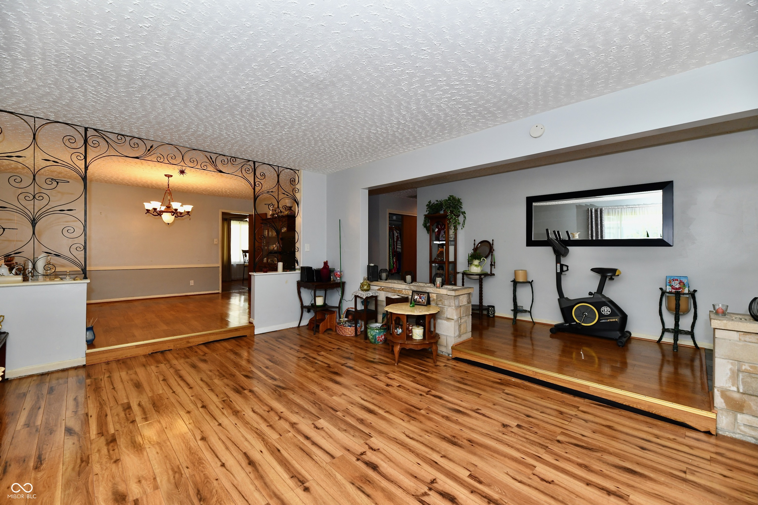 4040 Knollton Road Indianapolis, IN 46228 - Photo 4 of 24 Gallery Image 4