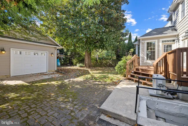 $6,000 | 8020 Park Lane, Bethesda, MD 20814