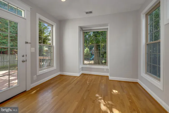 $6,000 | 8020 Park Lane, Bethesda, MD 20814