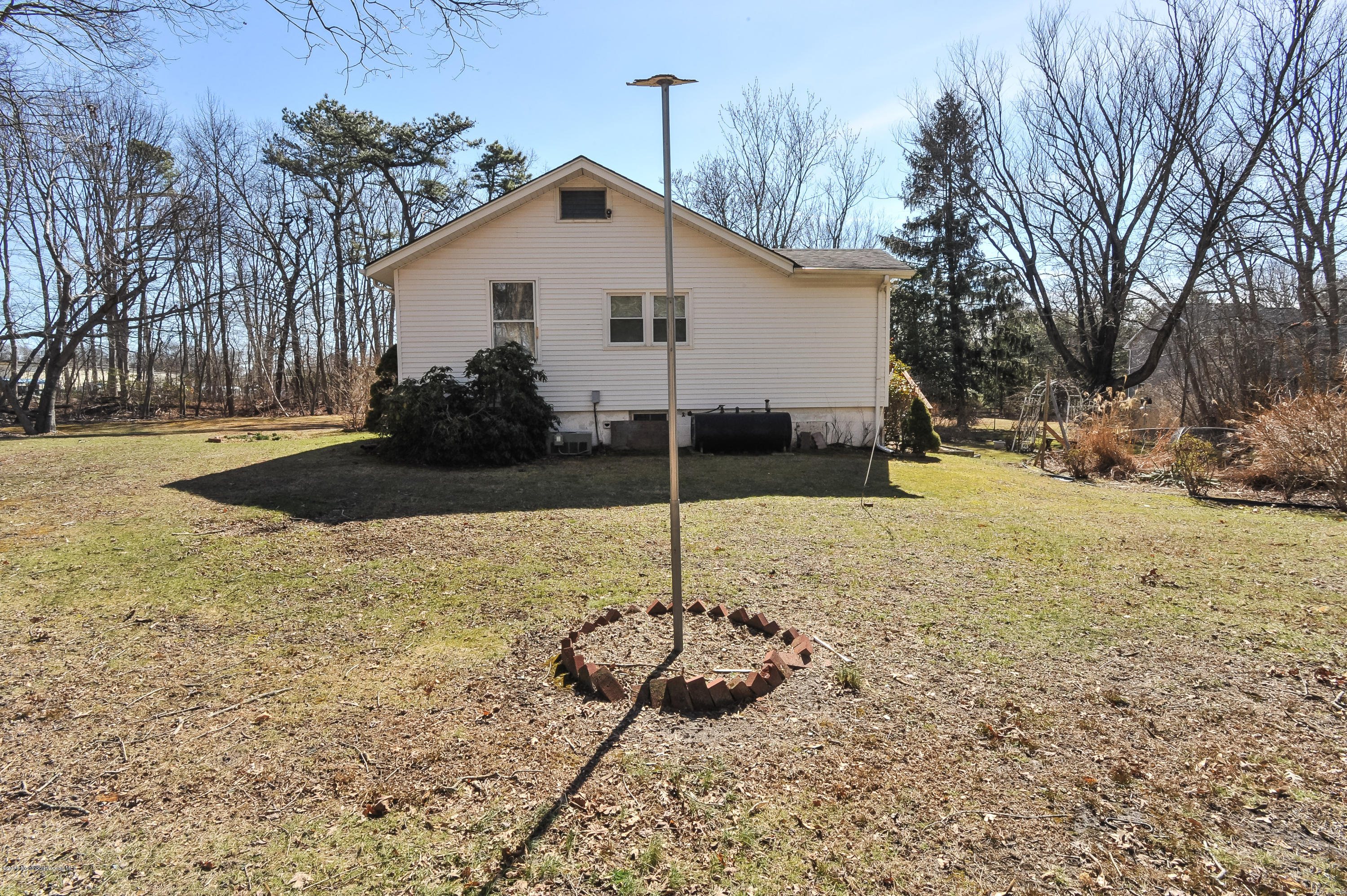 1967 Jumping Brook Road Tinton Falls, NJ 07753 - Photo 4 of 32 DSC_4959-12
