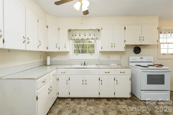 $189,900 | 537 32nd Street Southwest, Hickory, NC 28602
