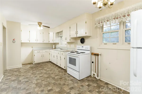 $189,900 | 537 32nd Street Southwest, Hickory, NC 28602