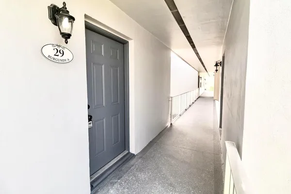 $2,000 | 29 Burgundy A, Delray Beach, FL 33484