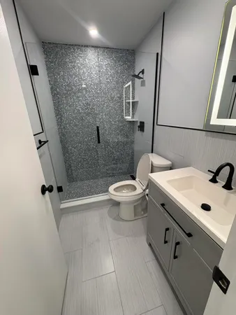 $2,000 | 29 Burgundy A, Delray Beach, FL 33484