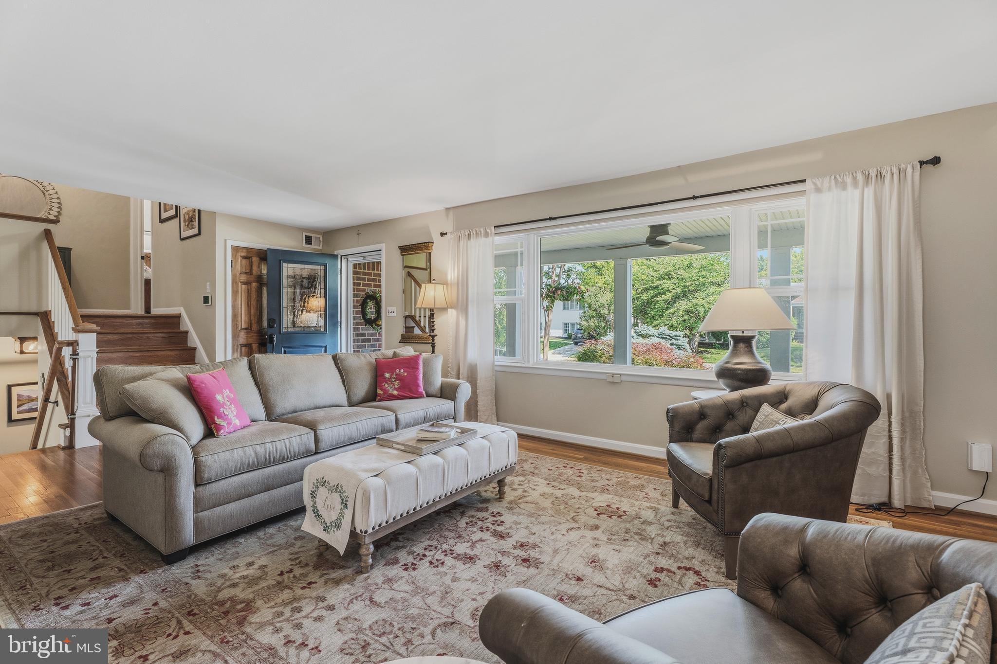 3 St Michaels Way Baltimore, MD 21212 - Photo 6 of 65 Panoramic Window offers natural sunlight!