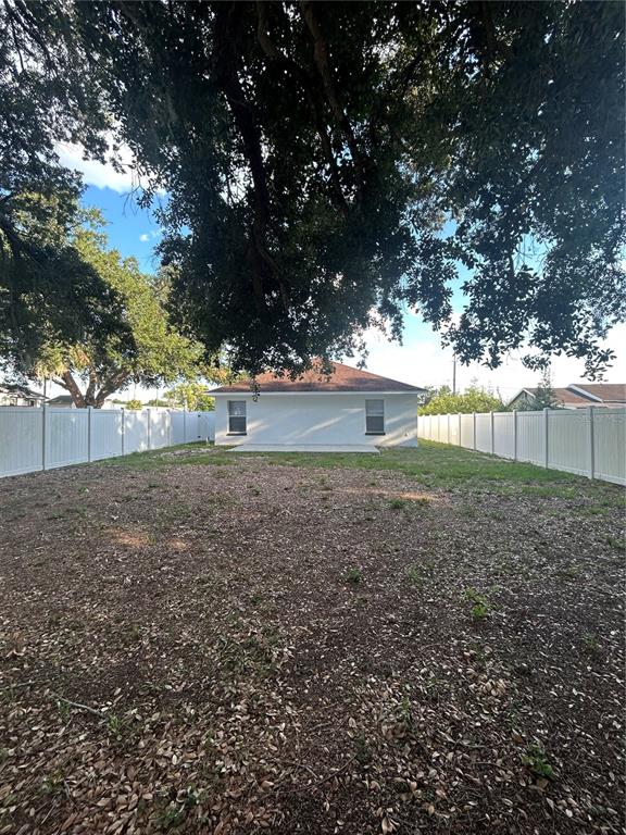 702 Lemon Street Dundee, FL 33838 - Photo 3 of 14