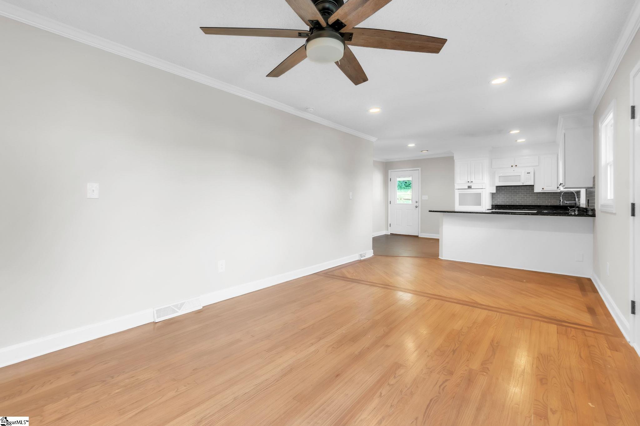 116 State Rd S-42-2623 Greer, SC 29651 - Photo 7 of 27
