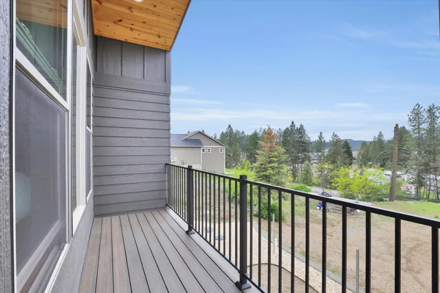 $849,500 | 39980 Lake Summit Drive, Loon Lake, WA 99148