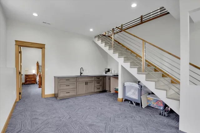 $849,500 | 39980 Lake Summit Drive, Loon Lake, WA 99148