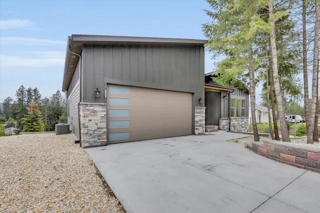 $849,500 | 39980 Lake Summit Drive, Loon Lake, WA 99148