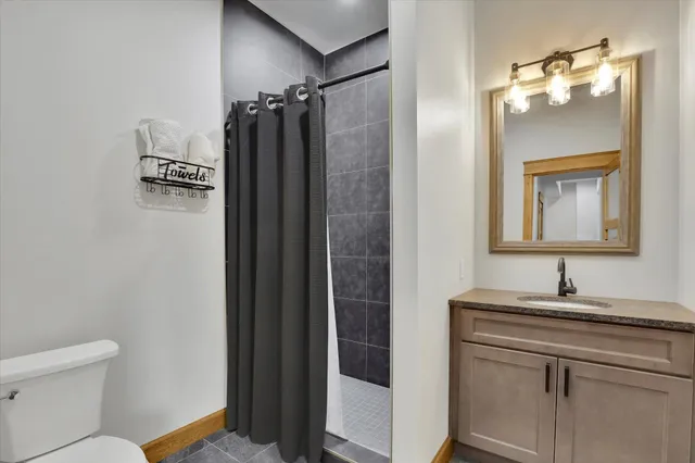 $849,500 | 39980 Lake Summit Drive, Loon Lake, WA 99148