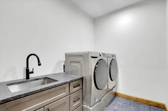 $849,500 | 39980 Lake Summit Drive, Loon Lake, WA 99148