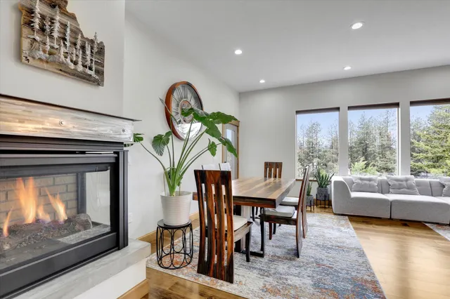 $849,500 | 39980 Lake Summit Drive, Loon Lake, WA 99148