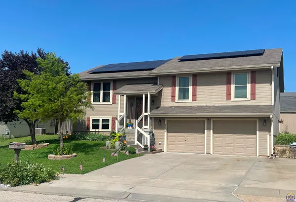 $325,000 | 4308 Southeast Horseshoe Bend Drive, Topeka, KS 66609