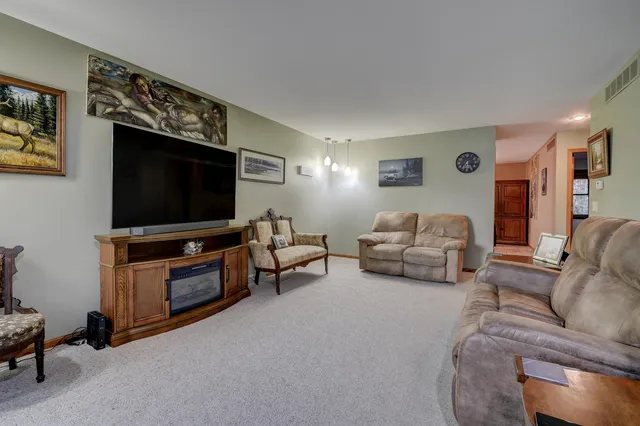 $289,900 | 1803 Hilltop Drive, West Bend, WI 53095