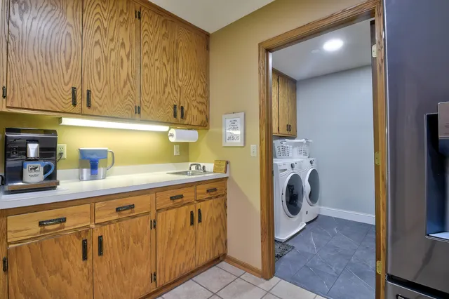 $289,900 | 1803 Hilltop Drive, West Bend, WI 53095