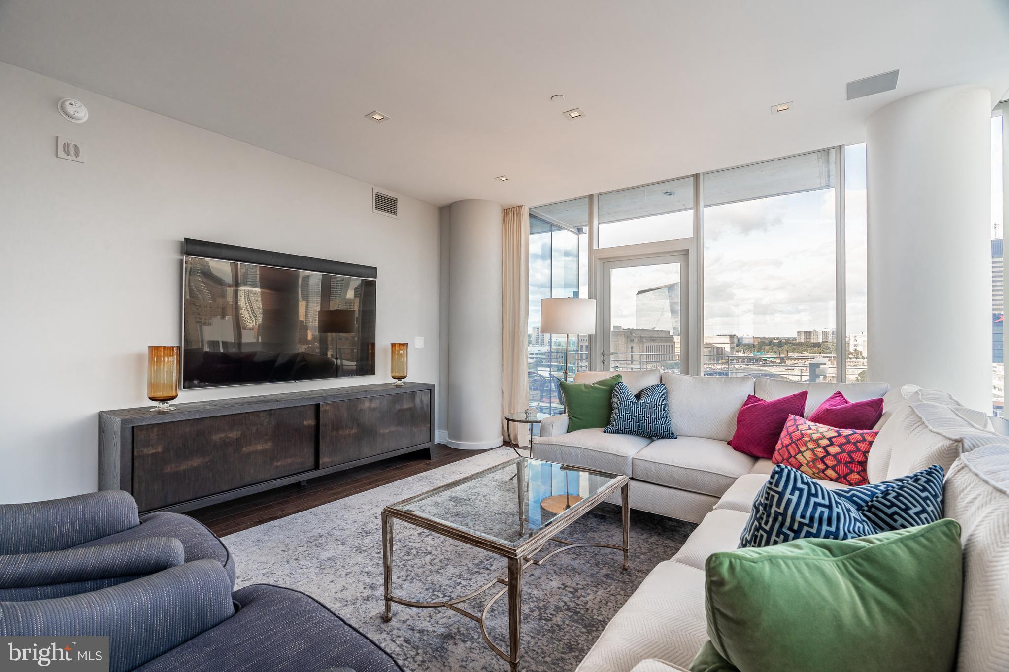 210 South 25th Street, Unit 1102 Philadelphia, PA 19103 - Photo 4 of 46 Living Room