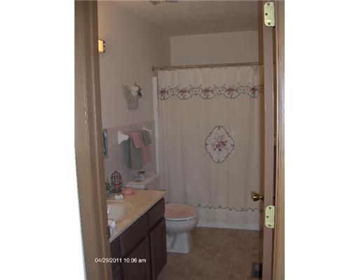 1038 Armsgate Road, Unit 33 Springfield, OH 45503 - Photo 7 of 18