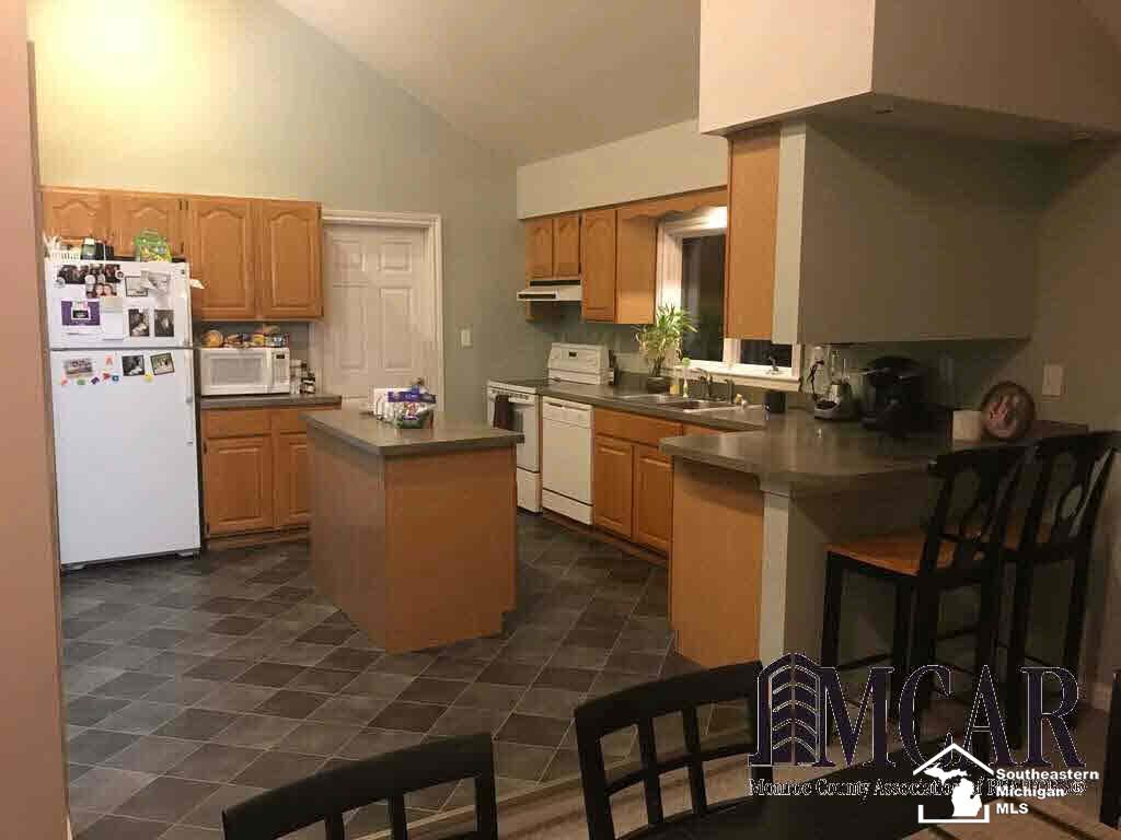 6946 North Custer Road Monroe, MI 48162 - Photo 5 of 20