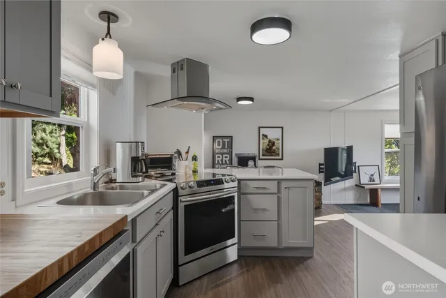 $499,000 | 2061 Hilltop Road, Lummi Island, WA 98262