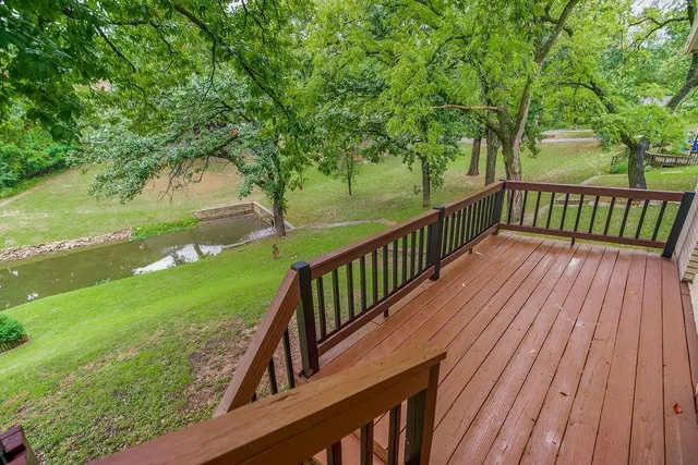 $425,000 | 715 Northwest South Shore Drive, Lake Waukomis, MO 64151