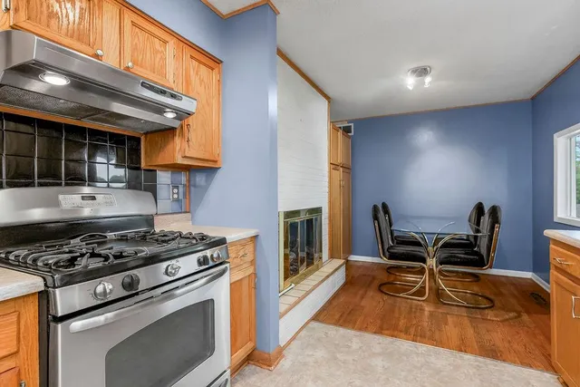 $425,000 | 715 Northwest South Shore Drive, Lake Waukomis, MO 64151