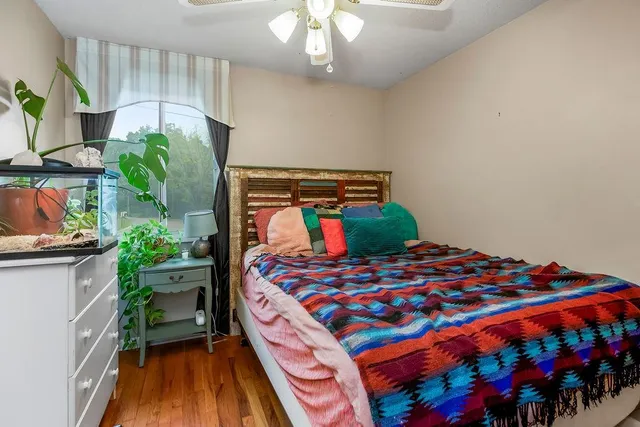 $425,000 | 715 Northwest South Shore Drive, Lake Waukomis, MO 64151