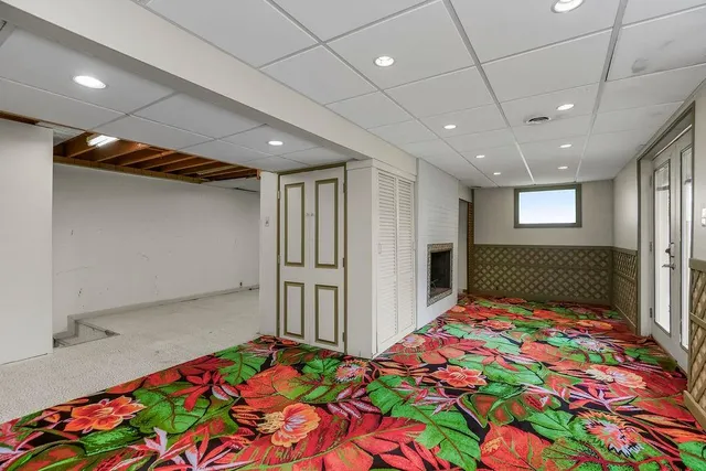 $425,000 | 715 Northwest South Shore Drive, Lake Waukomis, MO 64151