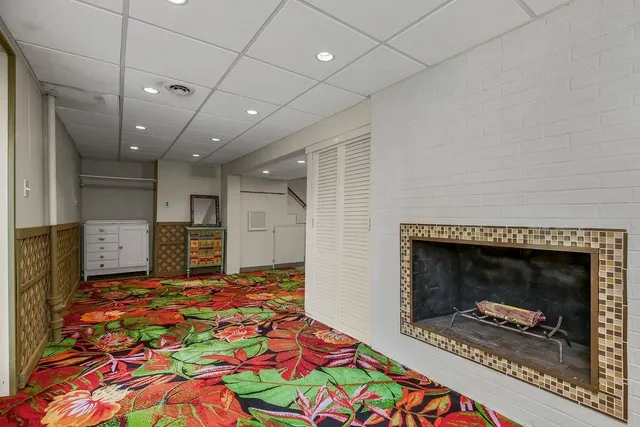 $425,000 | 715 Northwest South Shore Drive, Lake Waukomis, MO 64151