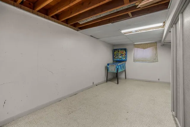 $425,000 | 715 Northwest South Shore Drive, Lake Waukomis, MO 64151