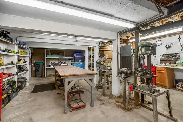 $425,000 | 715 Northwest South Shore Drive, Lake Waukomis, MO 64151