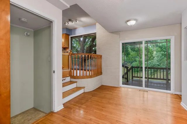 $425,000 | 715 Northwest South Shore Drive, Lake Waukomis, MO 64151