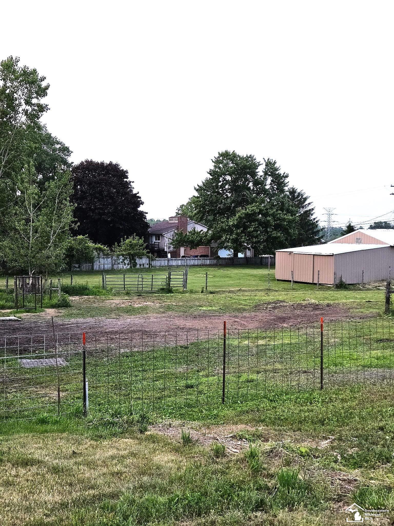 9361 Exeter Road Carleton, MI 48117 - Photo 7 of 24