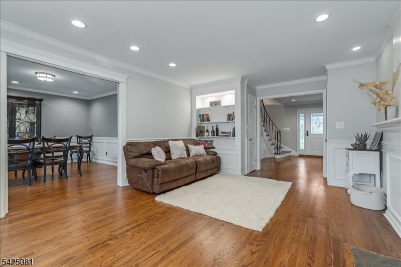 71 Tree Top Drive Springfield, NJ 07081 - Photo 11 of 25