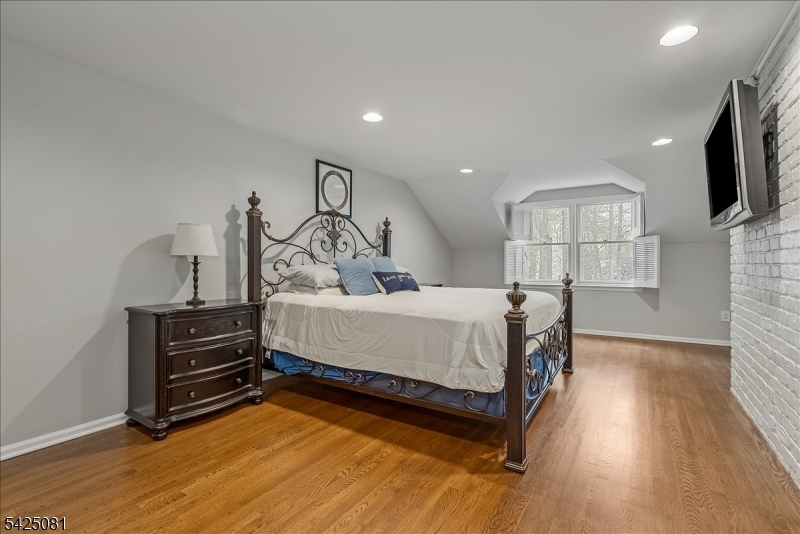 71 Tree Top Drive Springfield, NJ 07081 - Photo 14 of 25