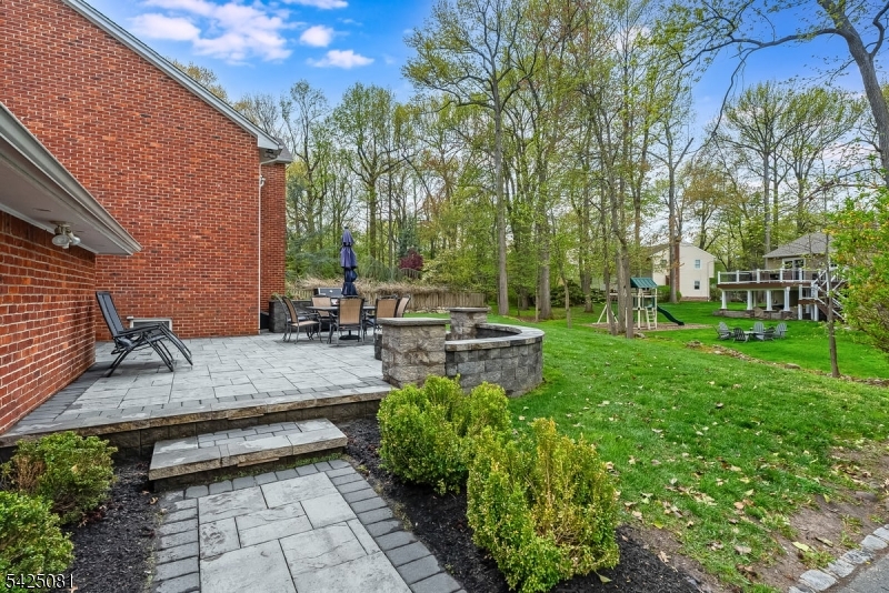 71 Tree Top Drive Springfield, NJ 07081 - Photo 23 of 25