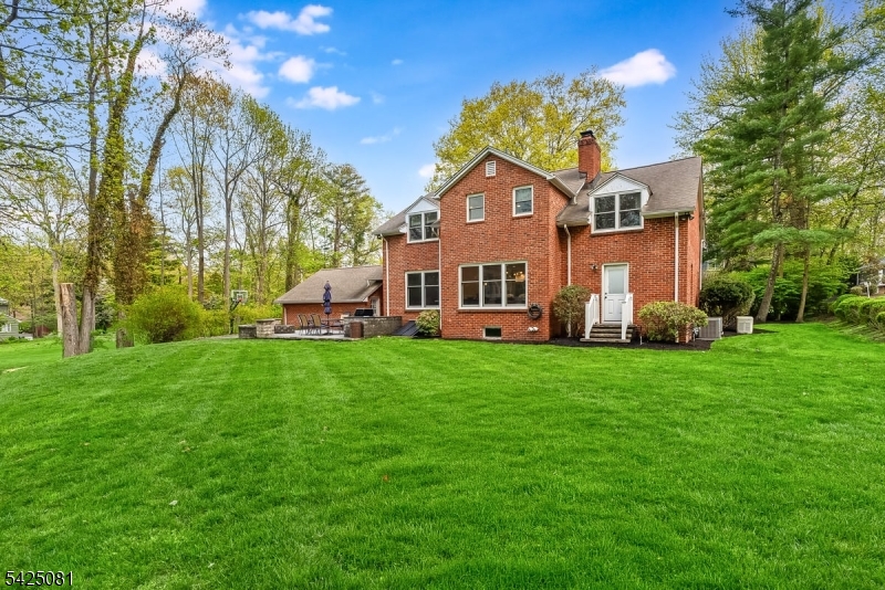 71 Tree Top Drive Springfield, NJ 07081 - Photo 24 of 25