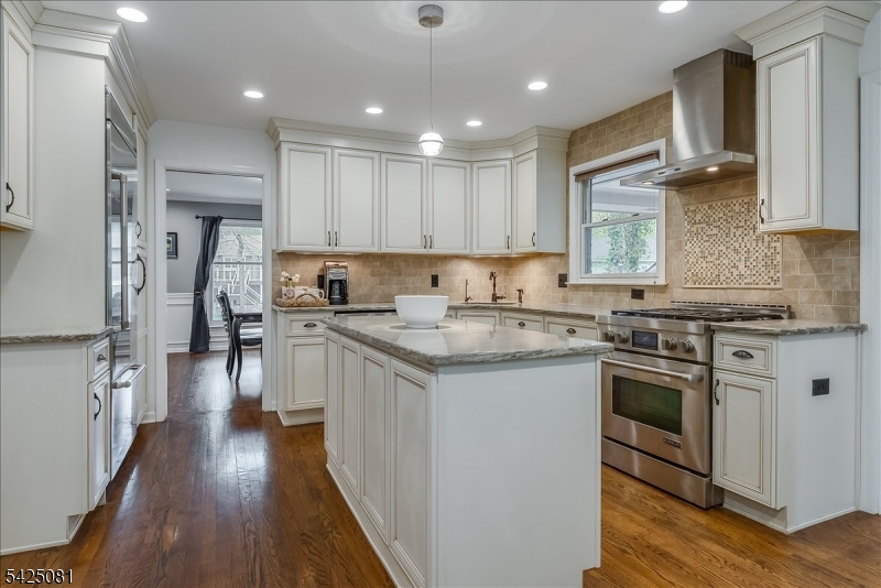 71 Tree Top Drive Springfield, NJ 07081 - Photo 5 of 25