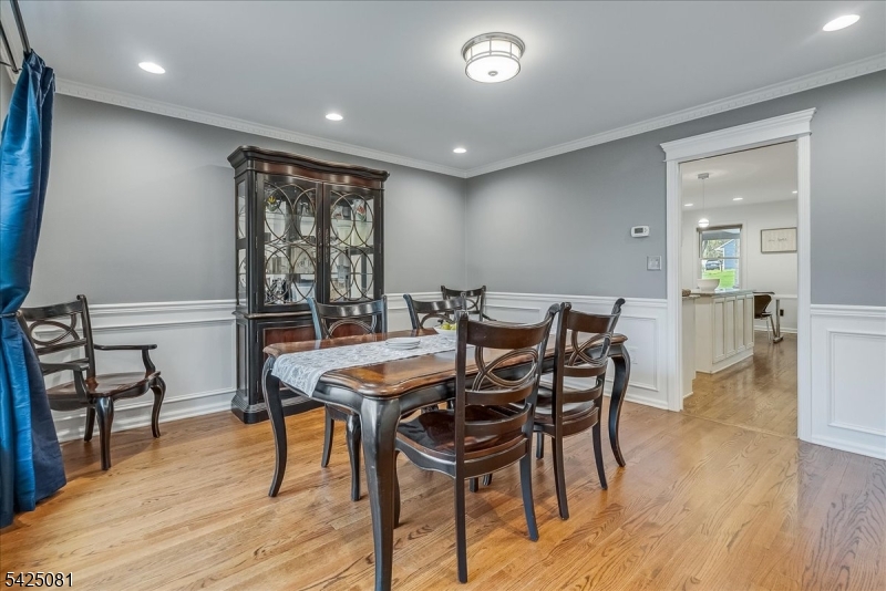 71 Tree Top Drive Springfield, NJ 07081 - Photo 9 of 25