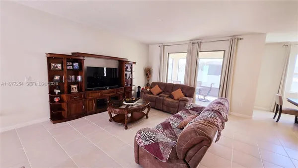 $2,450 | 2647 East Lake Pointe Drive, Kissimmee, FL 34744